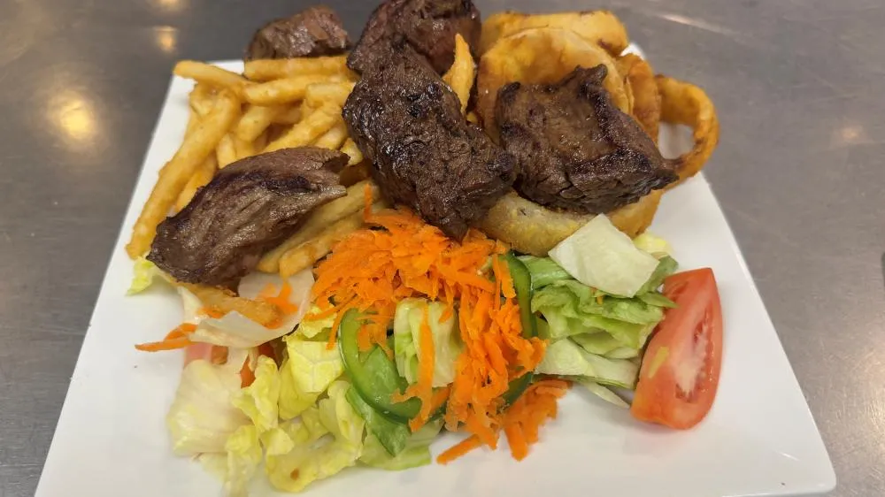 Oasis Pizzaria se destaca em Reading (MA) como opção completa para reunir família e amigos