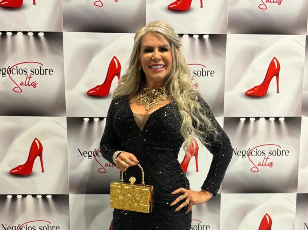 Elizandra Aguiar, a corretora imobiliária que é destaque na Flórida