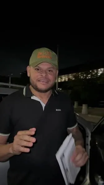 Influenciador brasileiro deixa centro de detenção em Massachusetts após Justiça aprovar fiança de US$ 5 mil