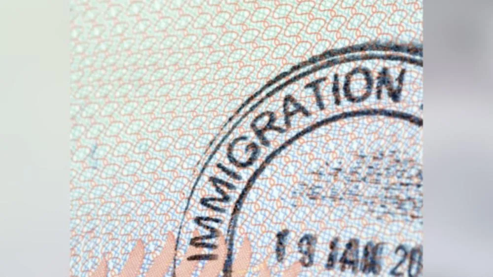 Debate sobre política migratória coloca secretário de Segurança Interna no centro de críticas nos EUA