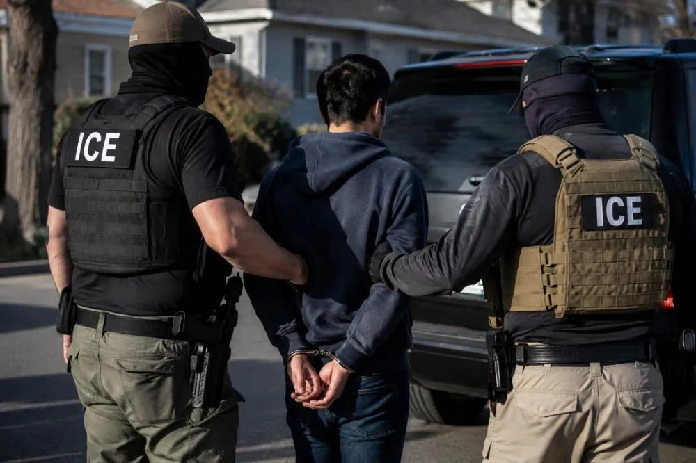 Brasileiros estão entre os mais detidos pelo ICE em Massachusetts; detenções passam de 7 mil